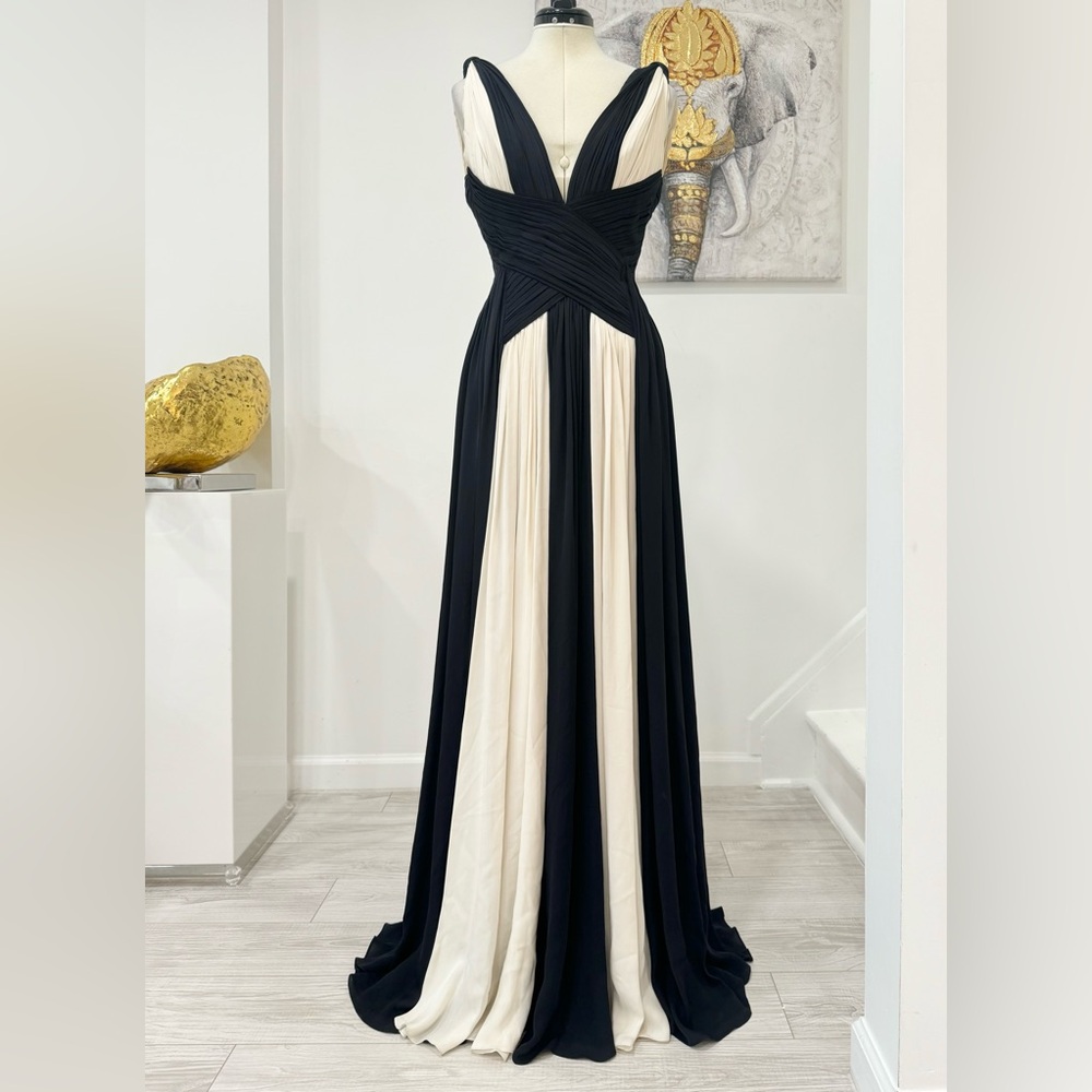 ZUHAIR MURAD Pleated two-tone crepe gown black/white maxi dress - Picture 4 of 12